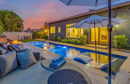 Park Scottsdale One House | Heated Pool Chic Furniture Modern 4BD Hot Tub