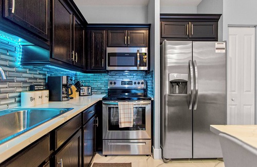 Homestead House | Heated Pool Family Retreat- Games/Everglades/Keys