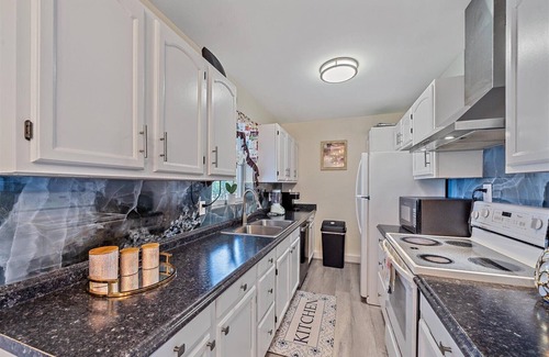 Trailer Estates House | Heated Pool Florida Home 10 miles beach n3 miles IMG