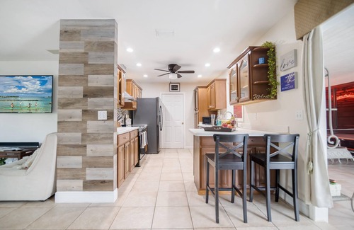 Lake Worth House | Heated Pool /Game Room /5+ Beds /Pet OK