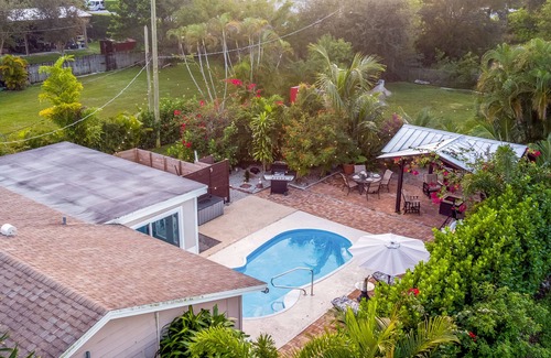 Lake Worth House | Heated Pool /Game Room /5+ Beds /Pet OK