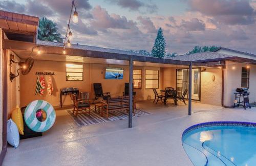 Interchange Square House | Heated Pool, Game Room & 4Bdrm - Bay Bungalow