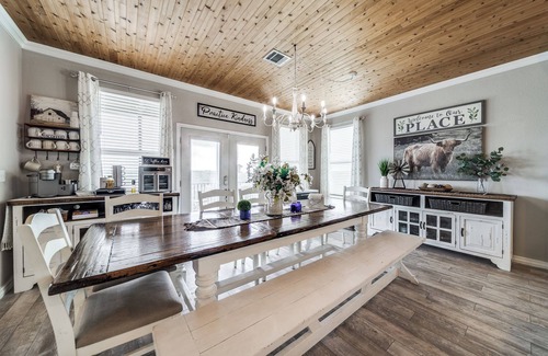 Helotes House | Heated Pool, Game-room Clubhouse, Hot tub, Playground, Views, Additional Cottage