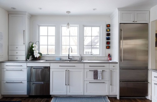 Crozet House | Heated Pool, Hot Tub, panoramic mountain views, near Vineyards + UVA