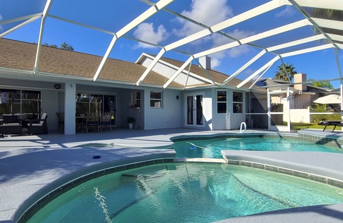 West Melbourne House | Heated pool, lakeview, double king size, 4 bedrooms, 6 beds, 2 bath, sleep 12