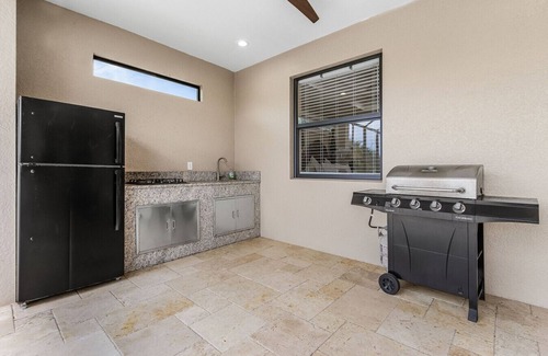 Burnt Store House | Heated Pool Outdoor Kitchen Grill+ Pet Friendly