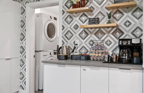 Park East Villa | Heated Pool + Pergola + Bar | DT 5 mins | 1000Mbps