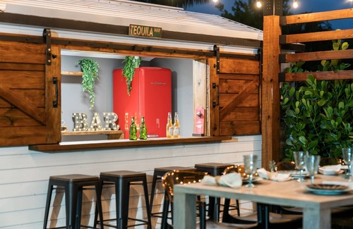 Park East Villa | Heated Pool + Pergola + Bar | DT 5 mins | 1000Mbps