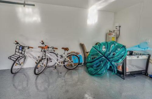 Lochmoor Waterway Estates House | Heated Pool, Pet Friendly, Game Room and Bikes - Palm Leaf Haven - Roelens Vacations