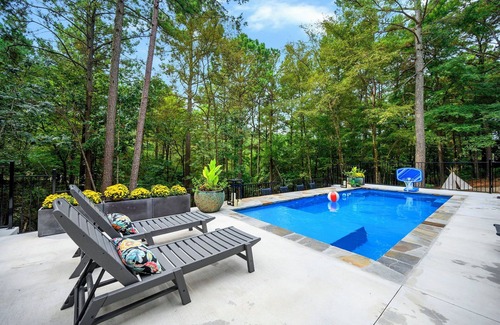 Broken Bow Cabin | Heated Pool | Secluded | Dog Friendly | Hot Tub