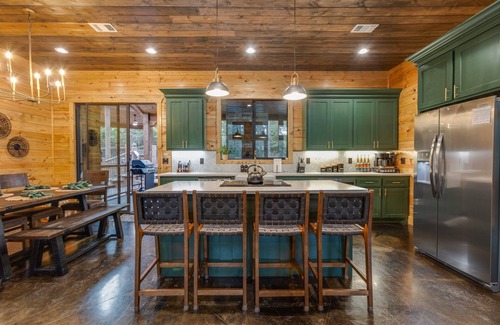 Broken Bow Cabin | Heated Pool-Spa|GameTables|Large deck|Family fun