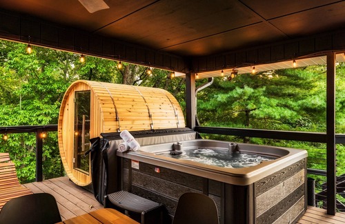 Fairview House | Heated Pool w/Epic Views! October Specials! Sauna!