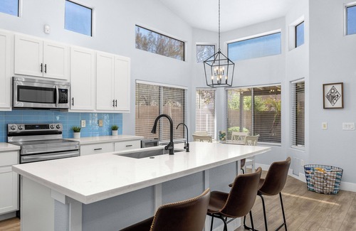 Pivotal Peoria Center House | Heated Pool w/no extra fee - Spacious & Open - Near Sports Facilities