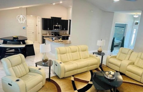 Spring Hill House | Heated Pool with saltwater system 1.6 mi to Weeki Wachee