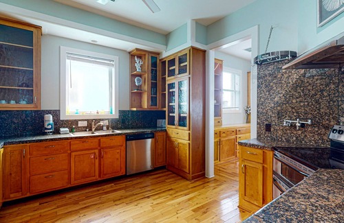 Port Aransas House | Heated Private Pool, Boardwalk and Golf Cart Included