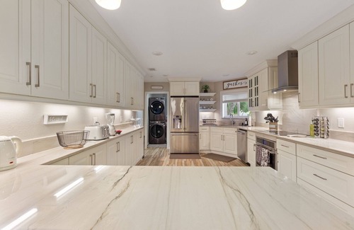 Indialantic By The Sea House | Heated Salt Pool, Steps to Beach, Hot Tub, Games