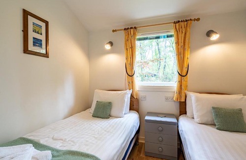 East Lewiston Apartment | Heather Lodge 3 with Hot Tub