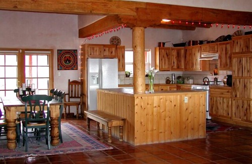 Taos House | Heathers Hacienda 2 Town VIews CIty Lights Evap cooling hot tub