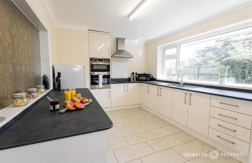 West Parley Apartment | Heathside Retreat by Grandeur Property