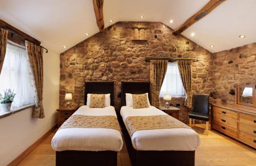 Macclesfield Bed & Breakfast | Heaton House Farm