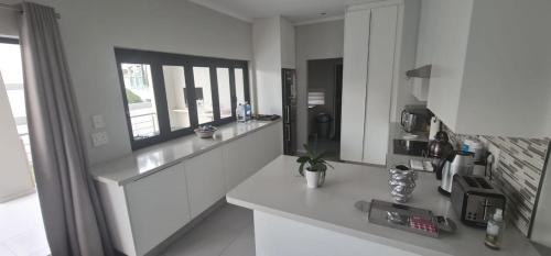 Lone Hill House | Heaven and Tranquility at River Glades in Lonehill