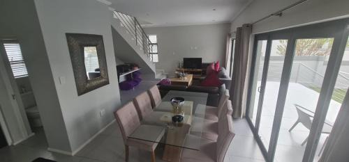Lone Hill House | Heaven and Tranquility at River Glades in Lonehill