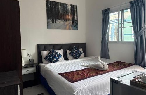 Patong Hotel | Heaven House Restro & Bar