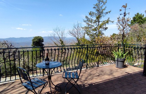 Preggio Villa | Heaven rural retreat with a stunning view on the lake between Tuscany and Umbria