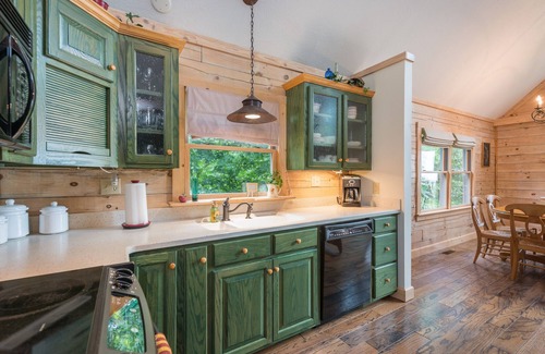 Old Fort Cabin | Heaven's Point | Great views, pet friendly