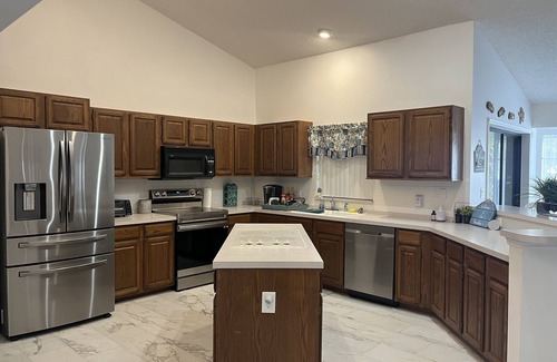 Sebastian Highlands House | Heavenly Sunshine Hideaway- Spacious, Cozy, VERY Clean, and Quiet Community!