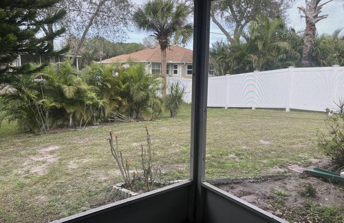 Sebastian Highlands House | Heavenly Sunshine Hideaway- Spacious, Cozy, VERY Clean, and Quiet Community!