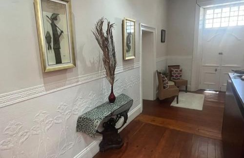 Uitenhage House | HEBA GUEST LODGE