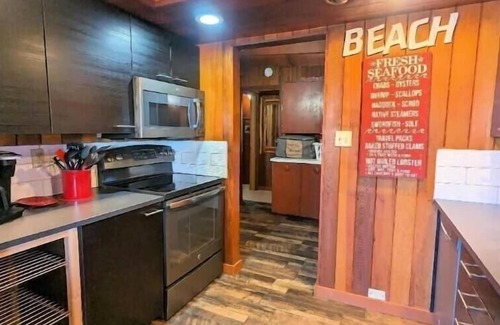 Florence House | Heceta Beach Bungalow across from Heceta Beach