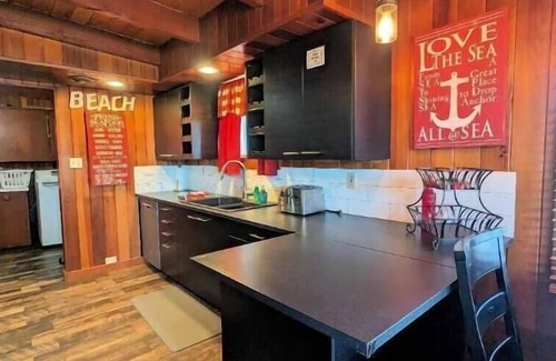 Florence House | Heceta Beach Bungalow across from Heceta Beach