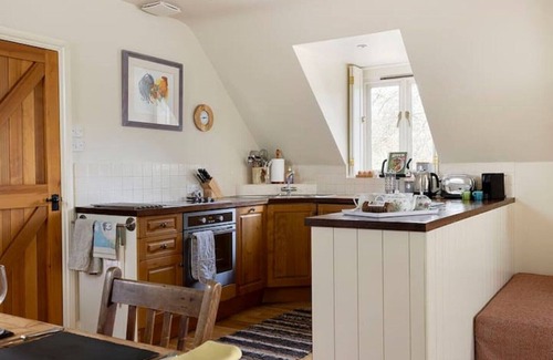 Temple Guiting Cottage | Hectors Loft - Tranquil Spacious Cotswold Hideaway