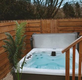 Storwood House | Hedgehog Lodge at Owlet Hideaway - with Hot Tub, near York