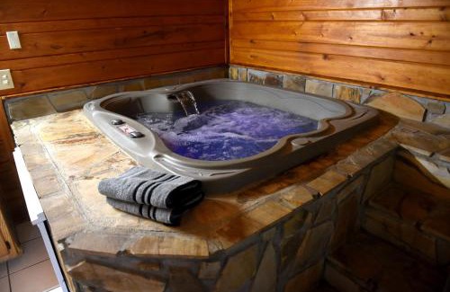 Helen Hotel | Heidi Motel - Helen