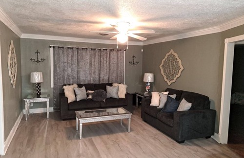 Blytheville House | Heidi’s Hide-Out LLC Airbnb