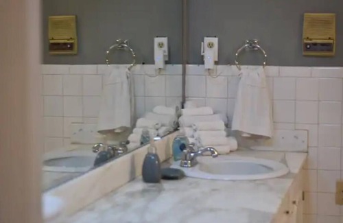 Blytheville House | Heidi’s Hide-Out LLC Airbnb