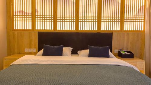 Emeishan House | Heinemanns Guest House With Jacuzzi Local Family vibes