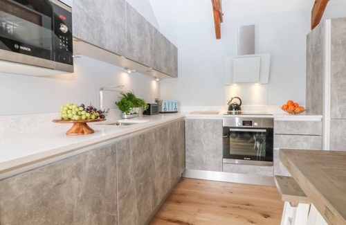 Penryn Cottage | HELFORD, pet friendly, luxury holiday cottage in Constantine