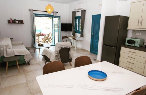 Panteli Apartment | Heliades Suites, view and comfort over Panteli bay!