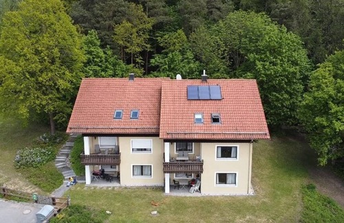 Seebarn Apartment | Helle Ferienwohnung für bis zu Vier Personen mit Terrasse