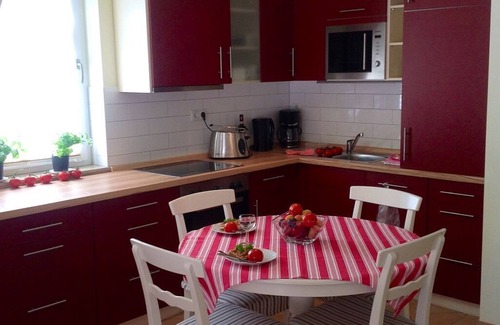 Warnemuende Apartment | Helle Wohnung mit Balkon am Strom in Warnemünde