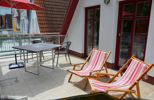 Warnemuende Apartment | Helle Wohnung mit Balkon am Strom in Warnemünde