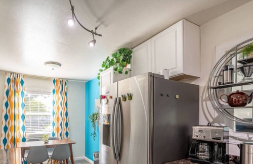 Fullerton Apartment | Hello Sunshine: Family-Friendly Gem 9 min to Disneyland