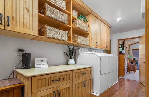 Anatone Cabin | Hells Gate Estate on the beautiful Snake River