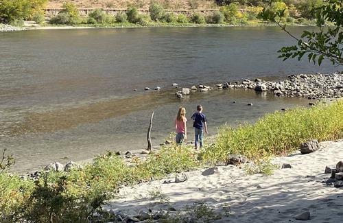Anatone Cabin | Hells Gate Estate on the beautiful Snake River