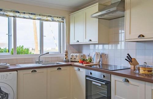 Dungeness House | Helvetia