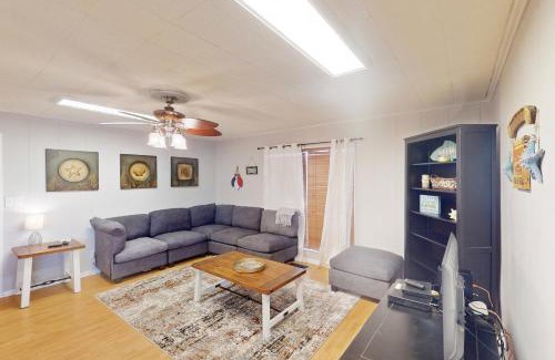 Fort Morgan Pines House | Hemingway's Hideaway